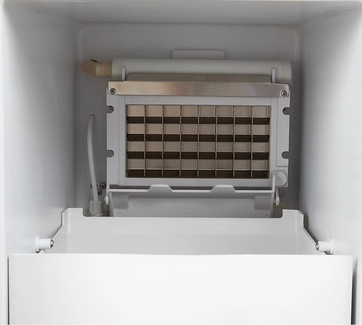 Compact Self-Contained Ice Machine R4417