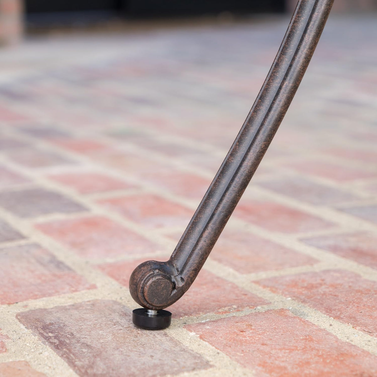 Cast Aluminum Round Bar Table H36136