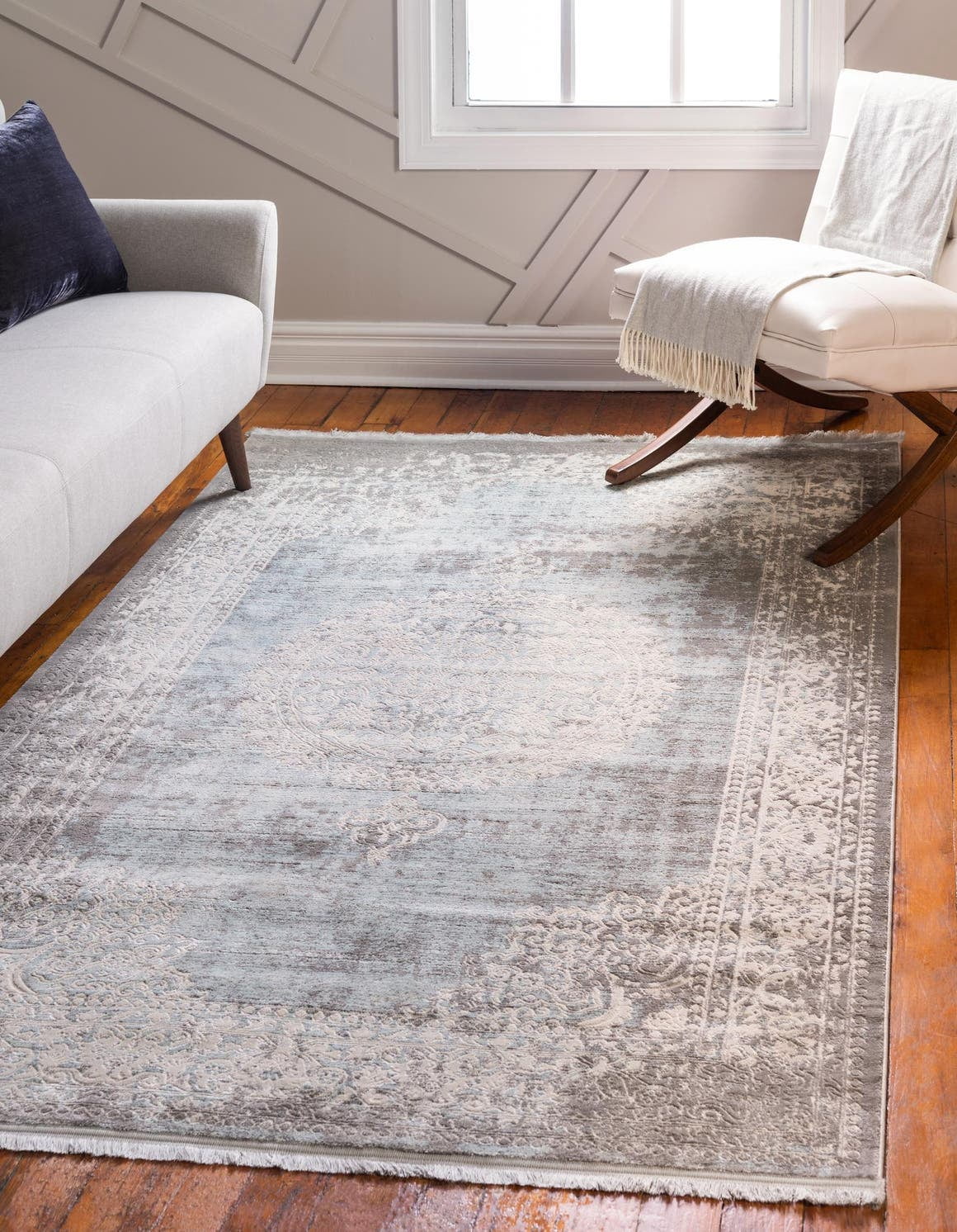 Light Blue Ivory 5' 1 x 8' Rectangle Border Rug V97563