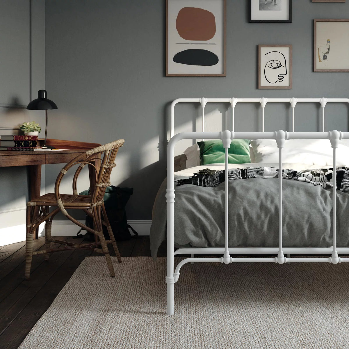 White Full Metal Bed I99443