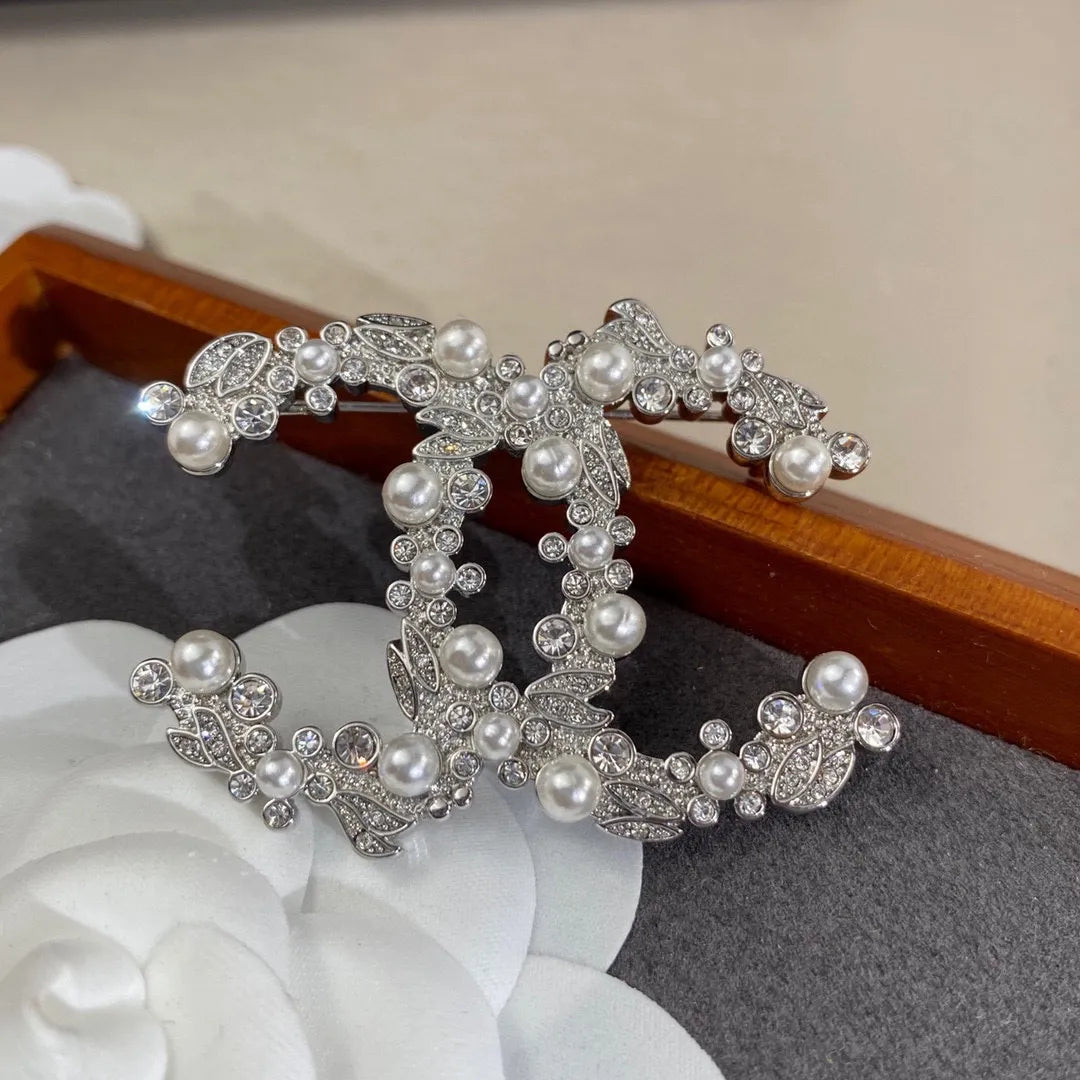 Brooch O11690