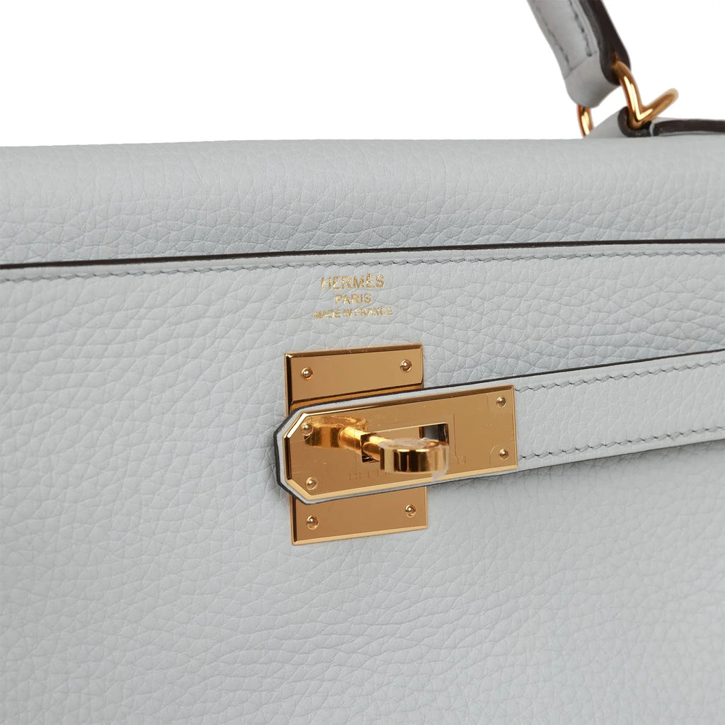 Bleu Pale Clemence 28 Handbag M7963