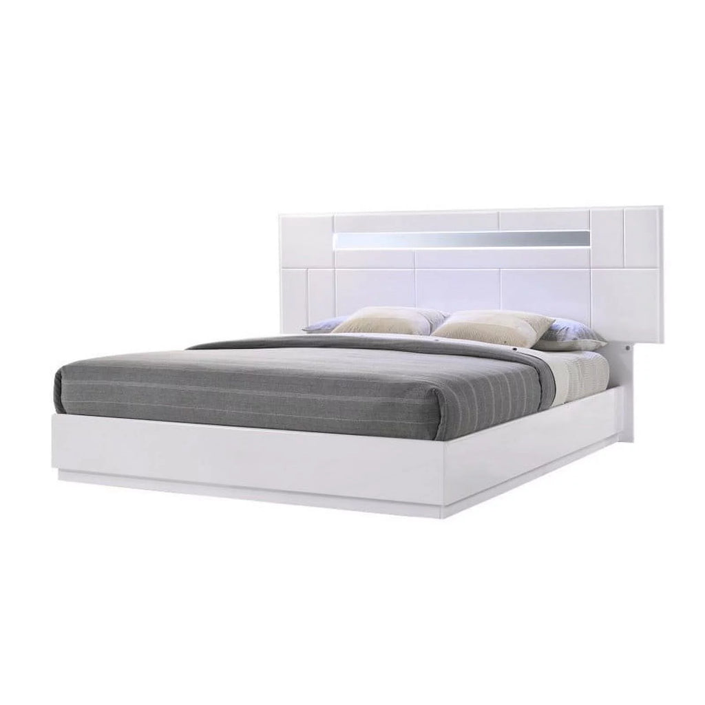 White King Size 3-Piece Bedroom Set E93530