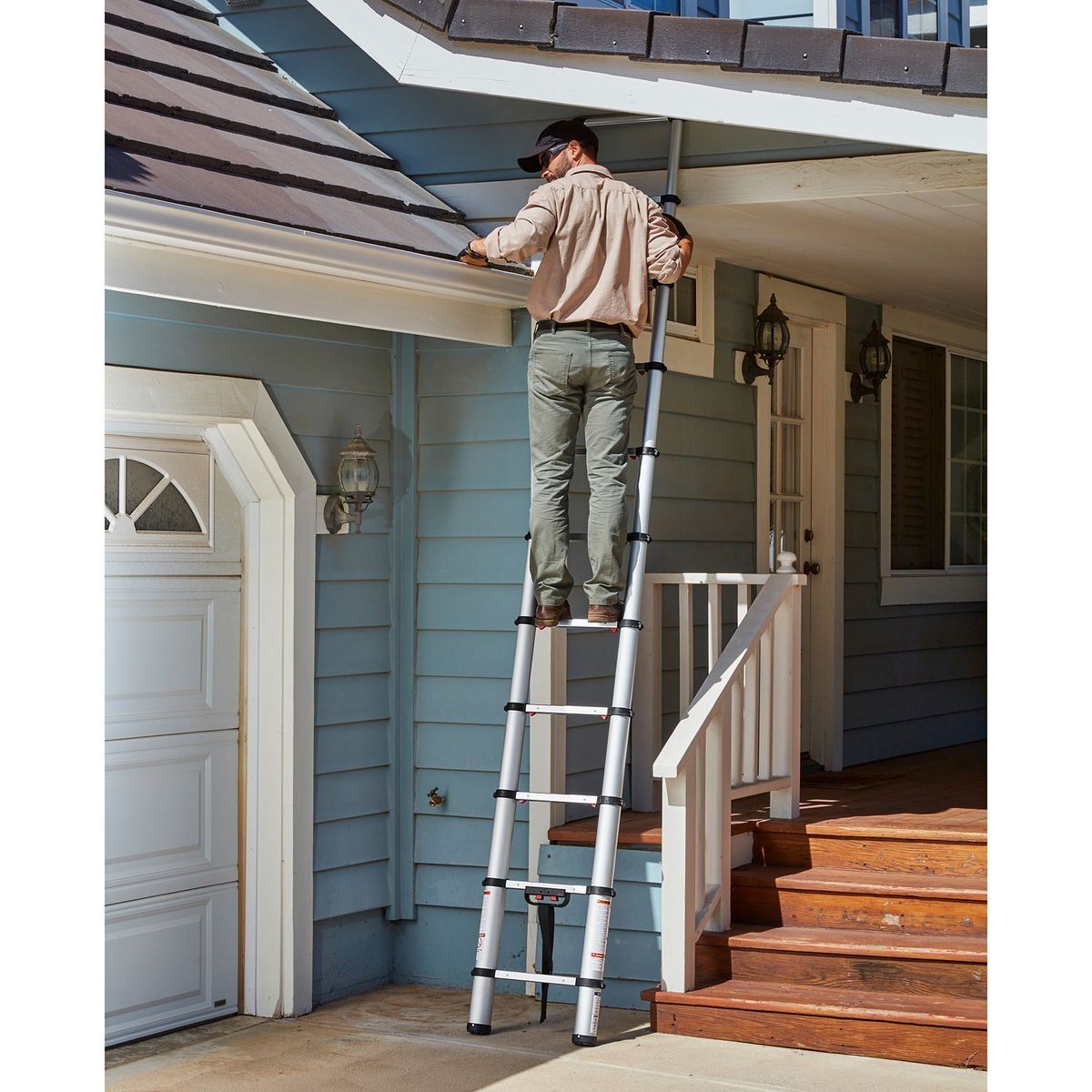14 ft. 250 lb. Portable Telescoping Ladder Y35291