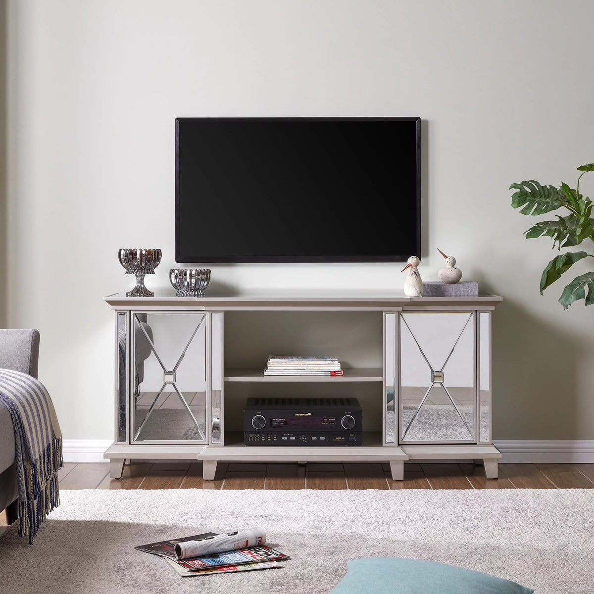 Mirrored Media Console with Storage X805