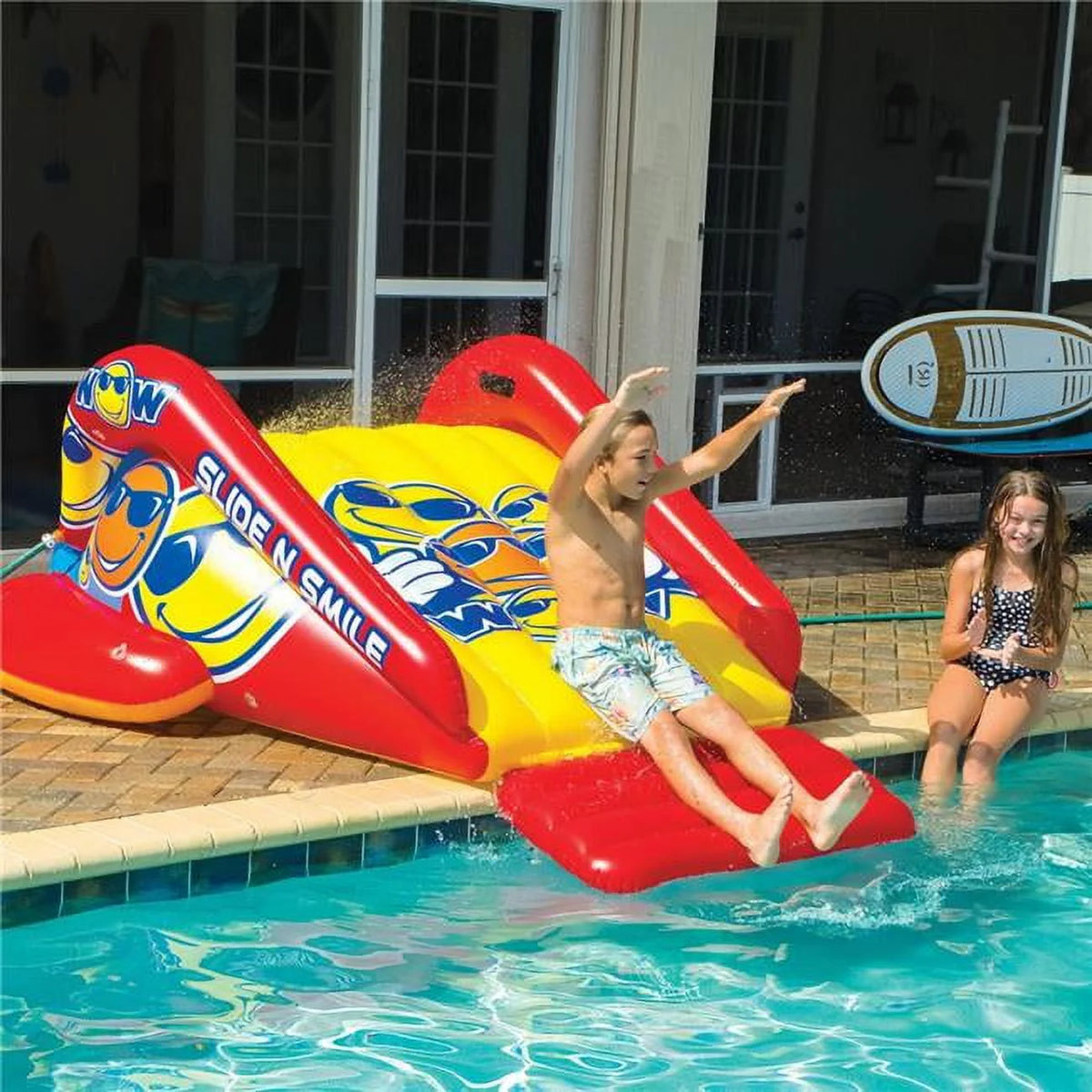 Inflatable Pool Slide with Sprinklers L118